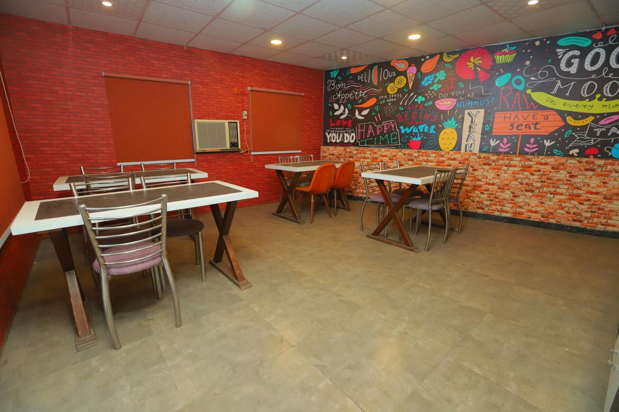 Hotel Almora Inn - Near By Delhi International Airport - With Free Airport Pickup And Drop Нью-Делі Екстер'єр фото