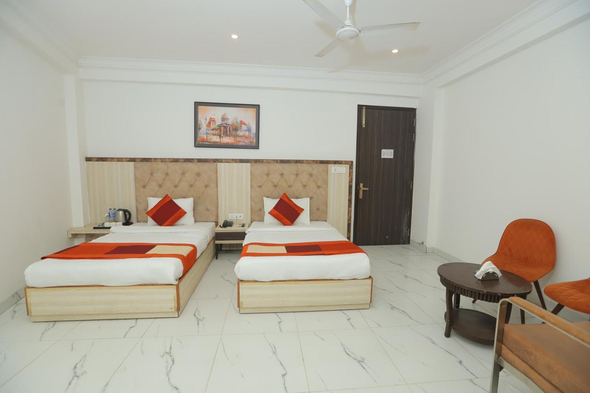 Hotel Almora Inn - Near By Delhi International Airport - With Free Airport Pickup And Drop Нью-Делі Екстер'єр фото