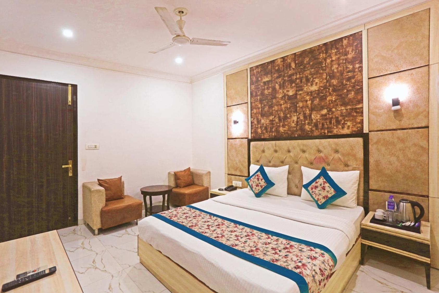 Hotel Almora Inn - Near By Delhi International Airport - With Free Airport Pickup And Drop Нью-Делі Екстер'єр фото