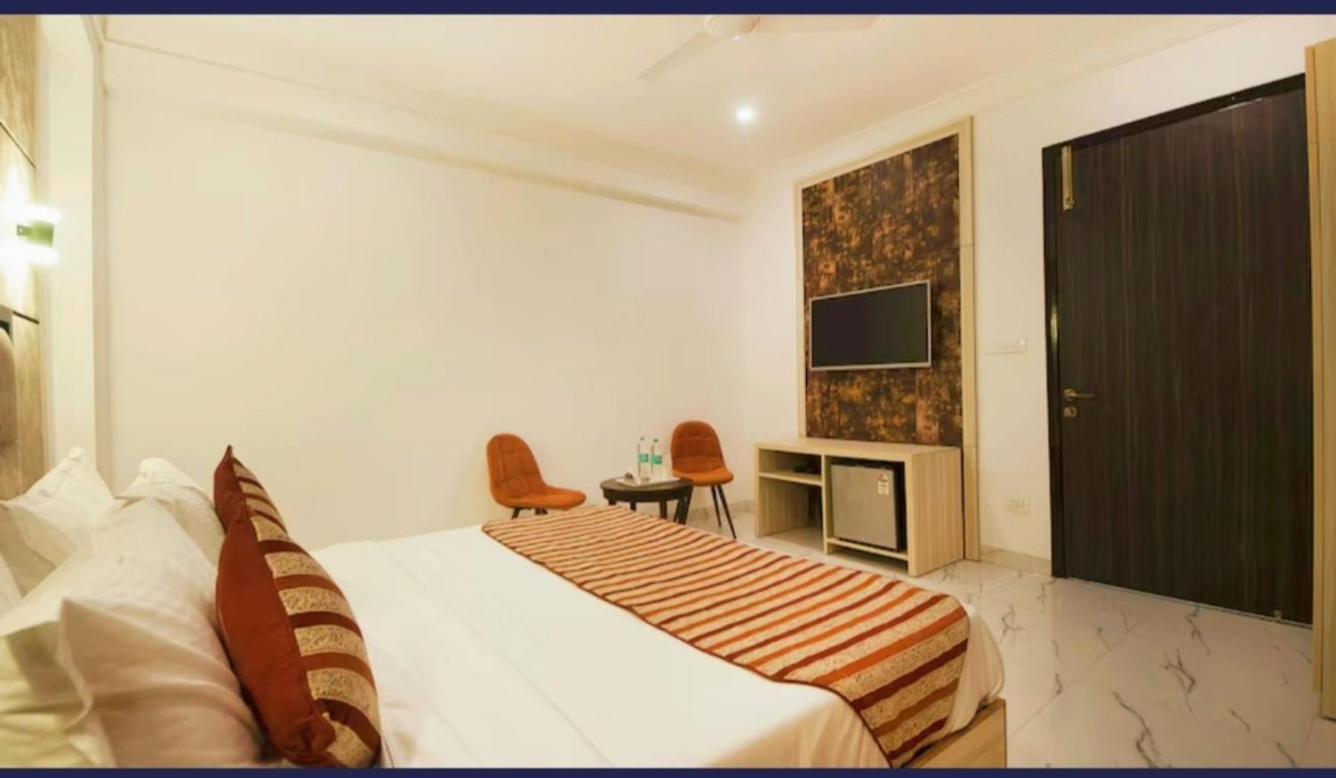 Hotel Almora Inn - Near By Delhi International Airport - With Free Airport Pickup And Drop Нью-Делі Екстер'єр фото