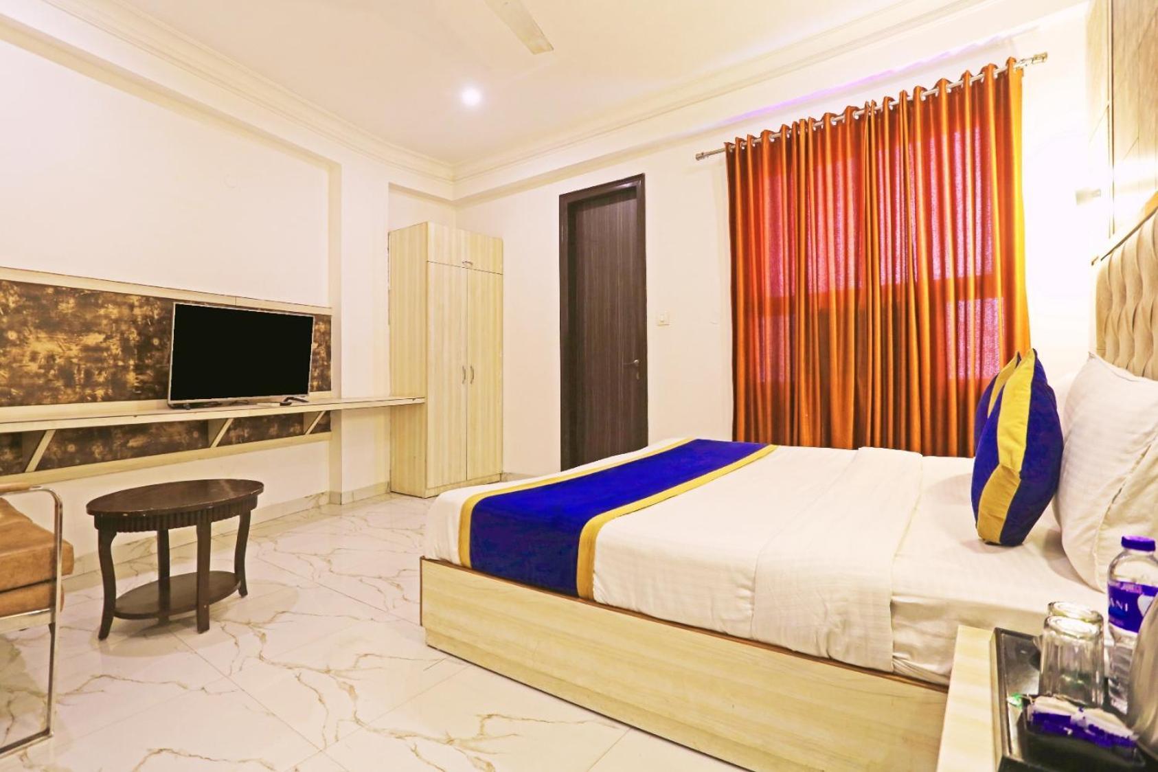Hotel Almora Inn - Near By Delhi International Airport - With Free Airport Pickup And Drop Нью-Делі Екстер'єр фото