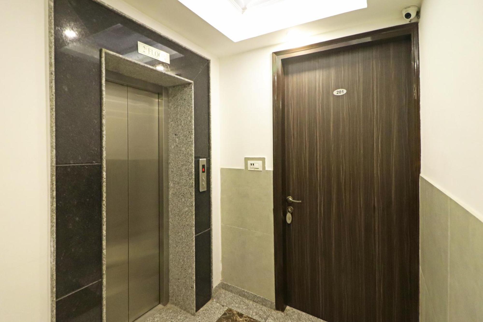 Hotel Almora Inn - Near By Delhi International Airport - With Free Airport Pickup And Drop Нью-Делі Екстер'єр фото