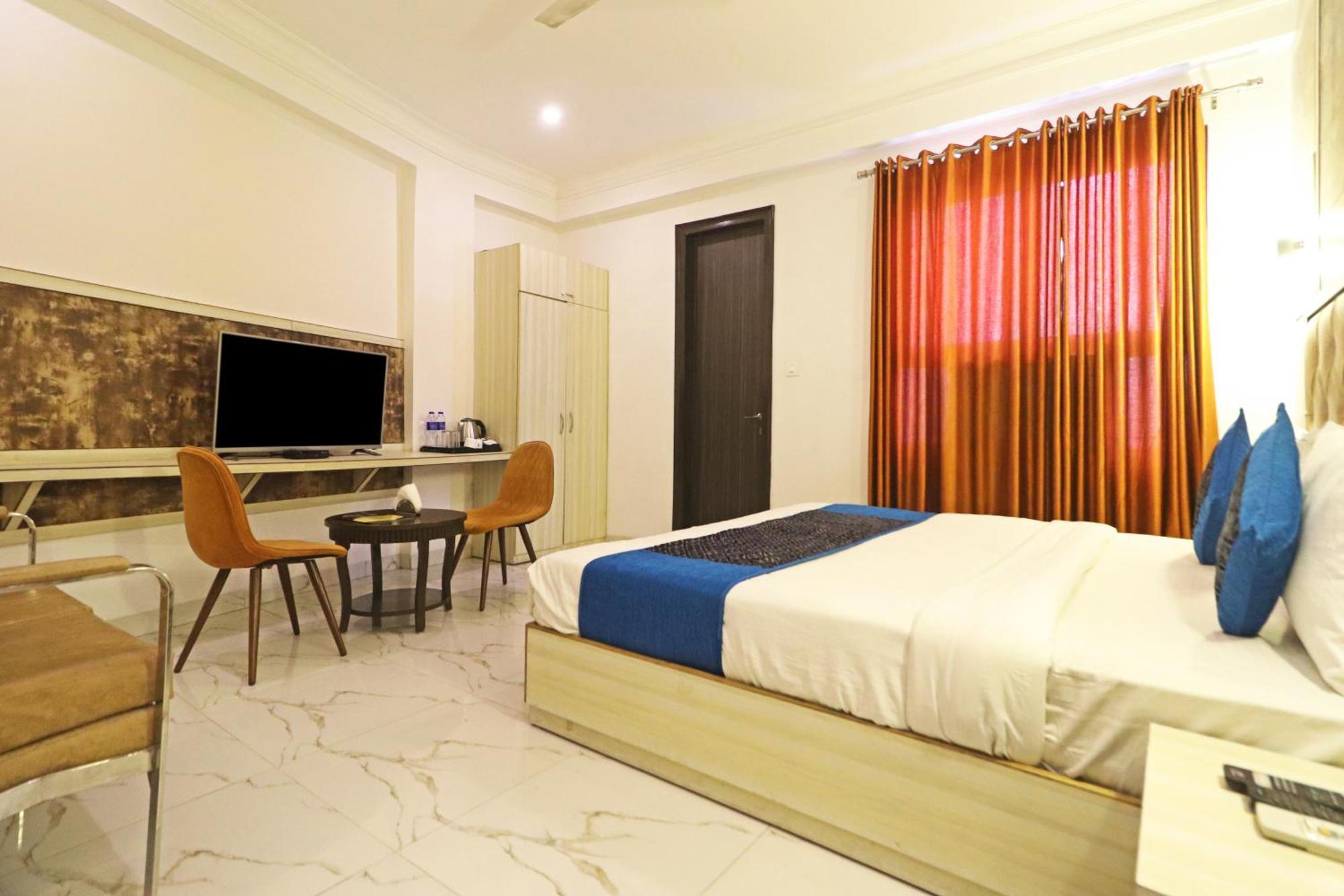 Hotel Almora Inn - Near By Delhi International Airport - With Free Airport Pickup And Drop Нью-Делі Екстер'єр фото