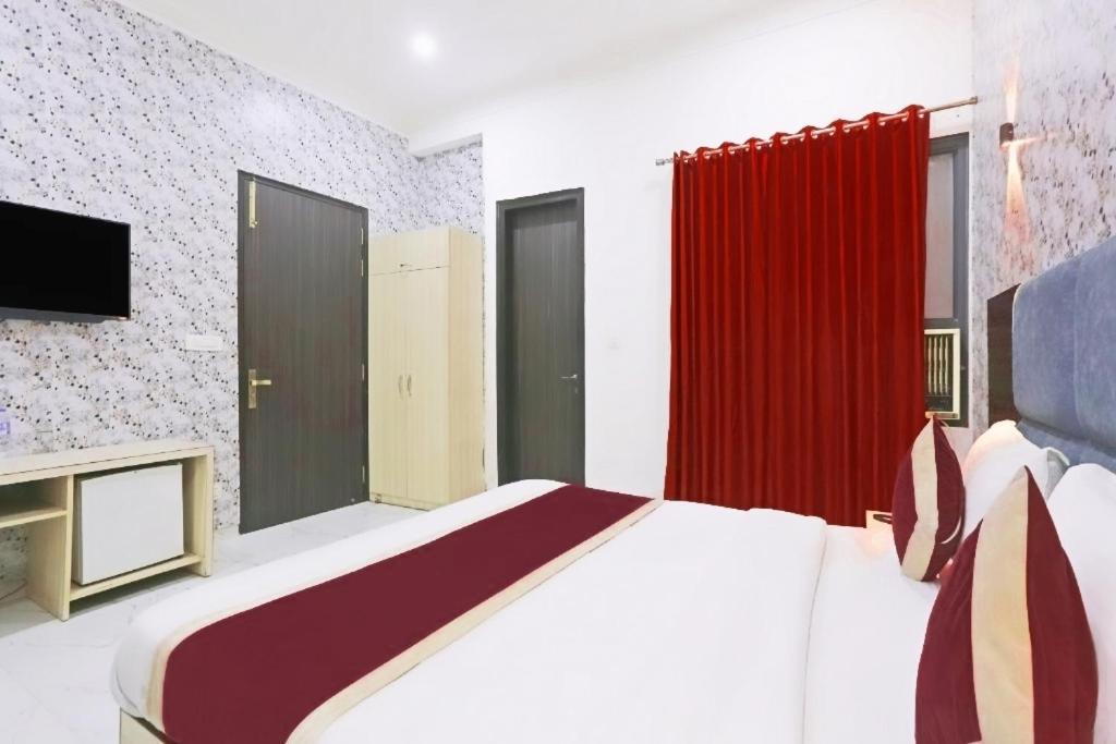 Hotel Almora Inn - Near By Delhi International Airport - With Free Airport Pickup And Drop Нью-Делі Екстер'єр фото