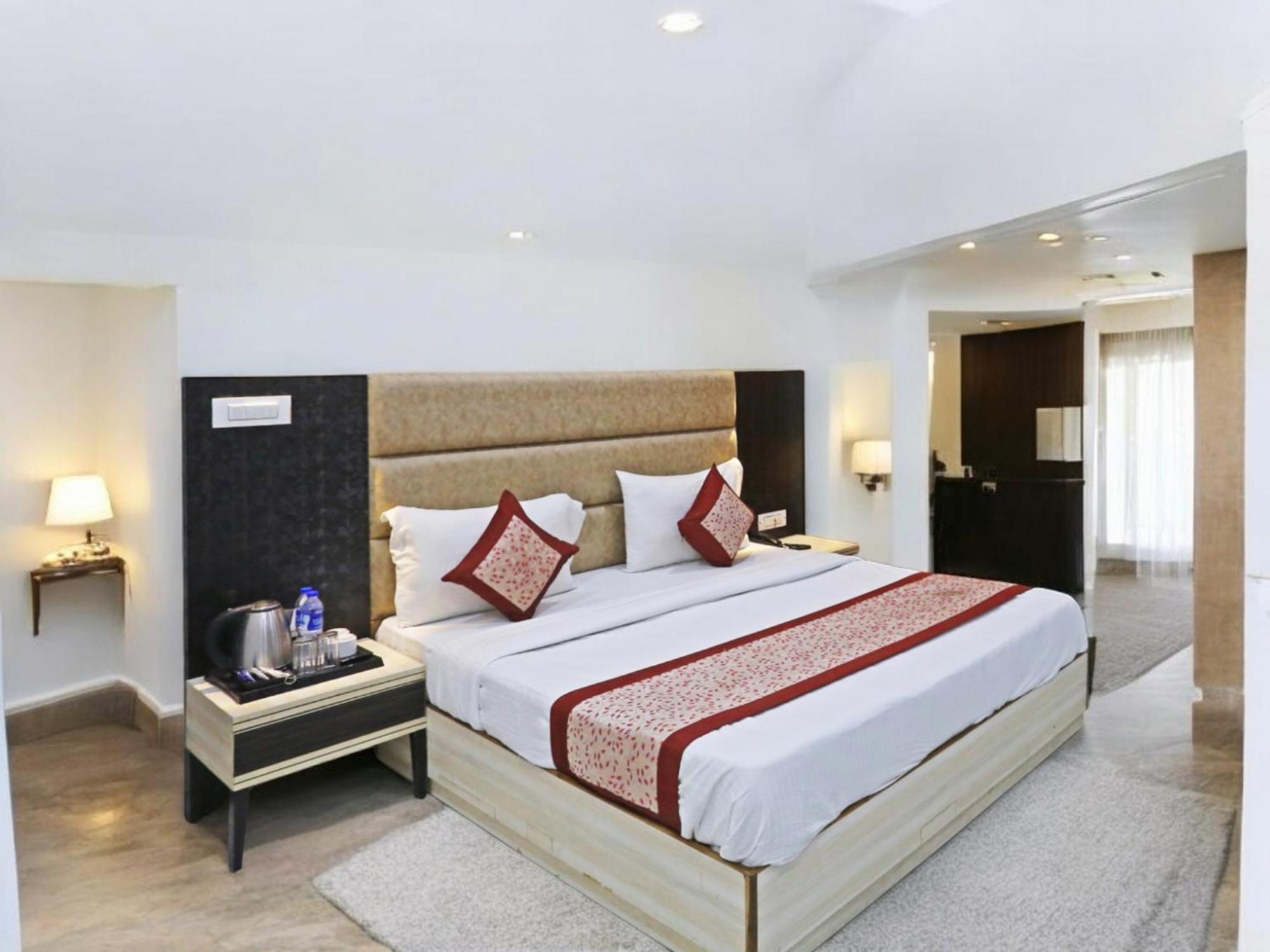 Hotel Almora Inn - Near By Delhi International Airport - With Free Airport Pickup And Drop Нью-Делі Екстер'єр фото